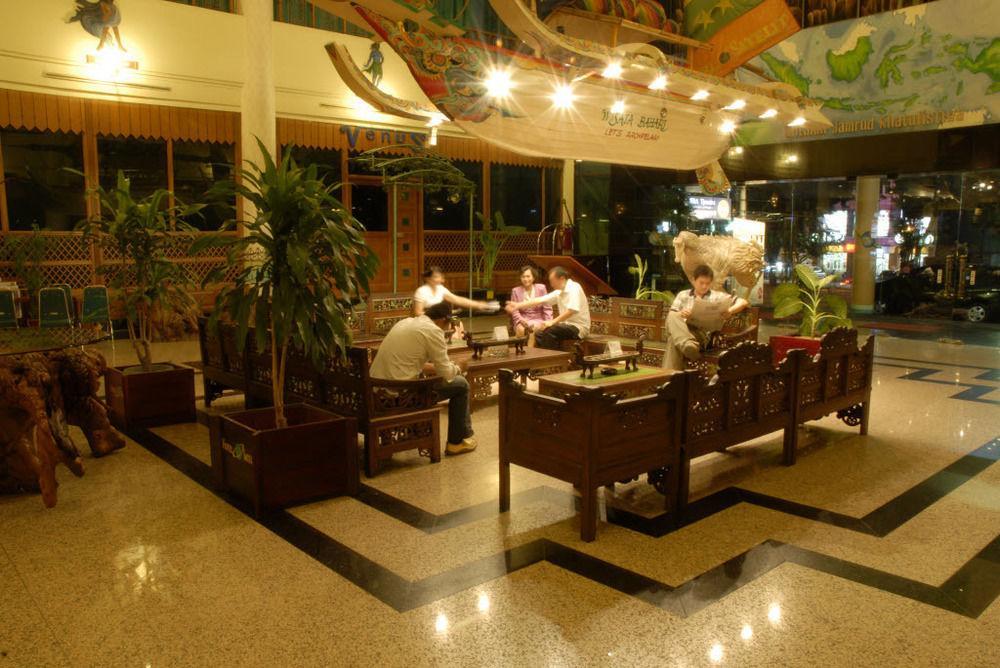 Satelit Hotel Surabaya Exterior foto