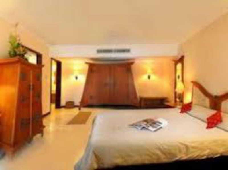 Satelit Hotel Surabaya Exterior foto